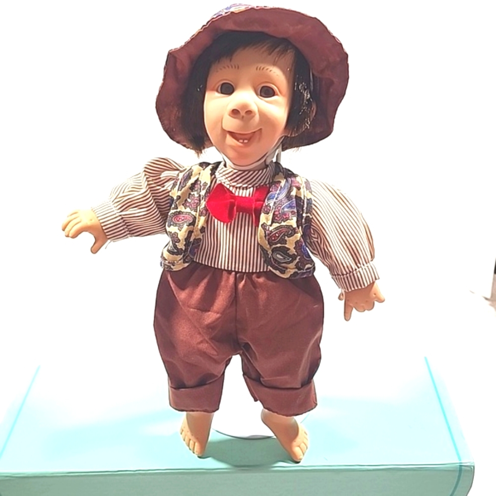 Gi go Toys My Palm bean Expression Boy Doll.